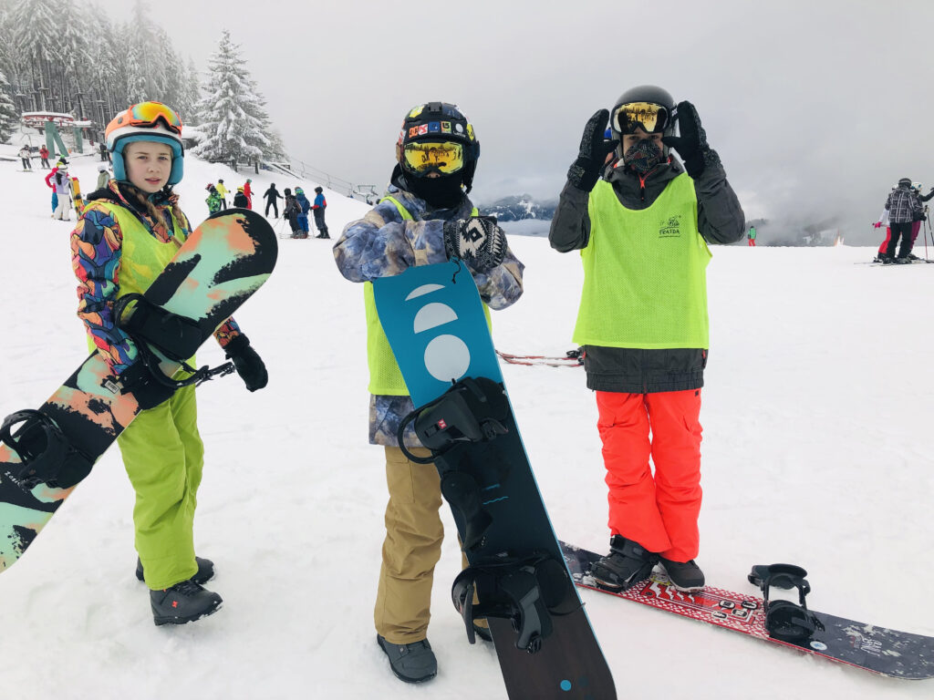 SNOWBOARD