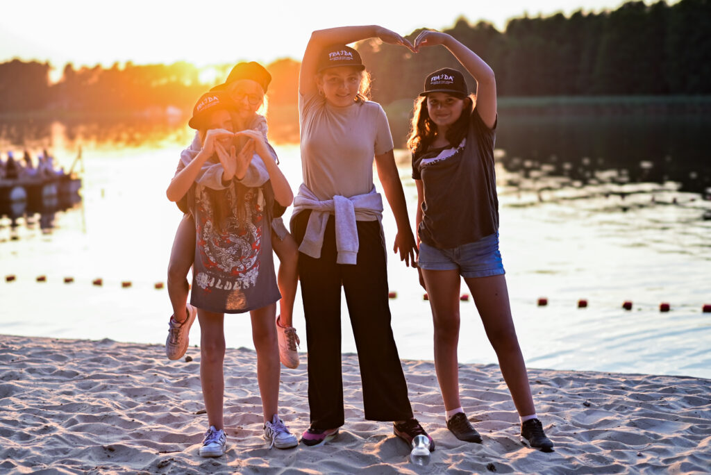 KOLONIE PITU PITU - FRAJDA BIURO PODROZY